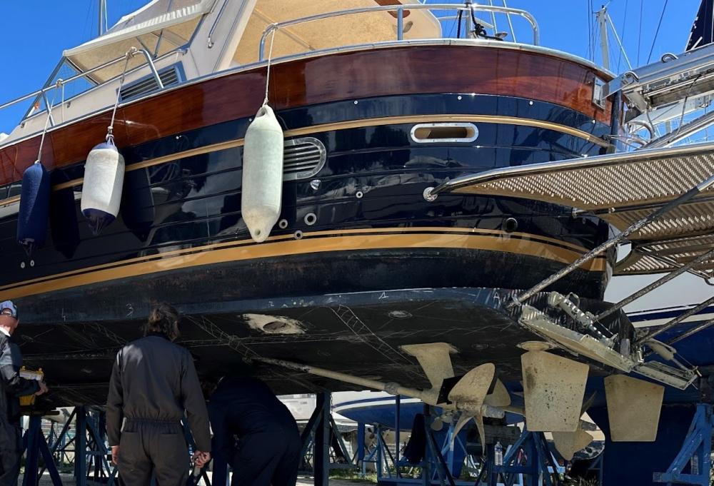 Expertise bateau à moteur avec analyse osmotique à la Seyne sur Mer